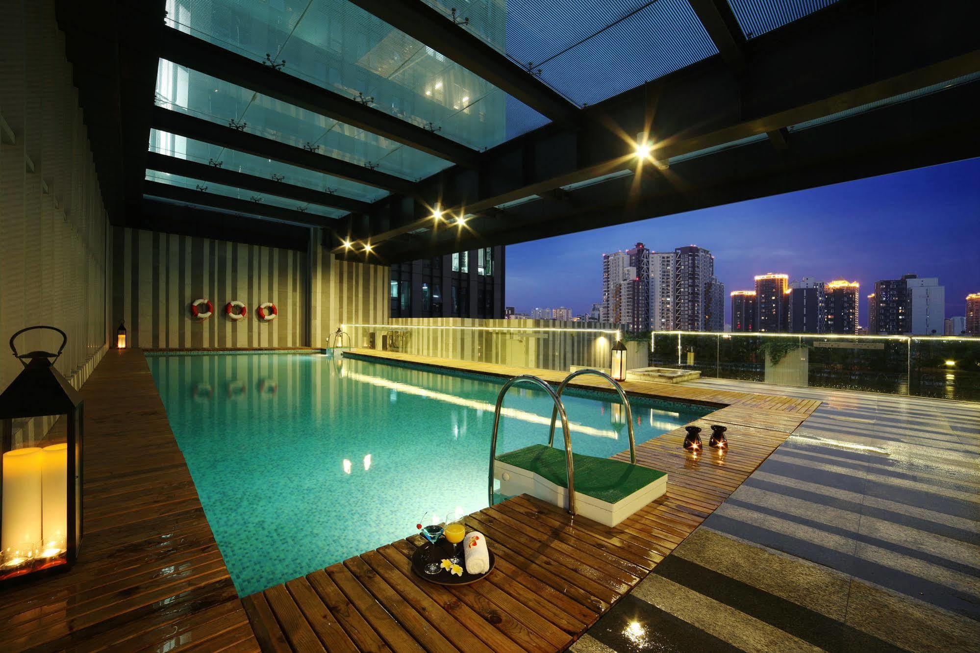 Rhombus Park Aura Chengdu Hotel Exteriör bild
